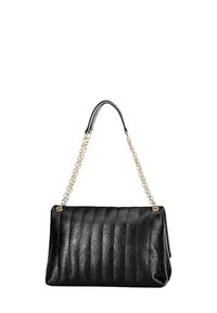 Borsa a tracolla in pelle nera con design trapuntato, caratterizzata da una tracolla in catena metallica dorata e una finitura liscia. Forma rettangolare con struttura definita.