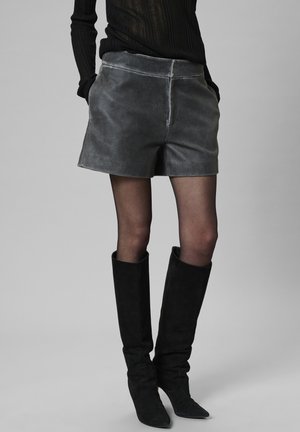 Shorts - medium grey retro wash
