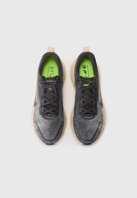 Nike Performance VOMERO 18 - Chaussures de running sur route - oatmeal/black anthracite/silver-coloured