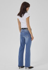 My Essential Wardrobe LOUIS HIGH WIDE - Straight leg jeans - medium blue wash