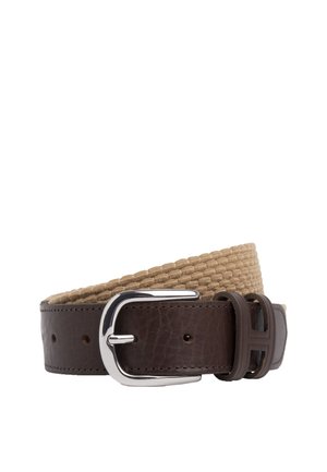 Elastischer Gürtel mit einem gewebten hellbraunen Band und einem dunkelbraunen Lederboden. Ausgestattet mit einer silbernen Metallschnalle und einem Akzentdetail auf dem Leder.