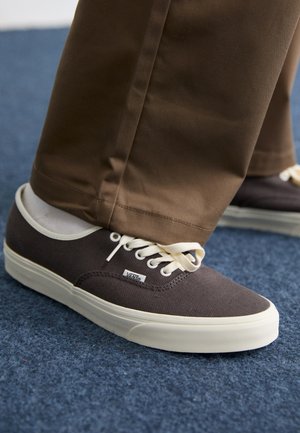 Vans AUTHENTIC UNISEX - Sneaker low - turkish coffee