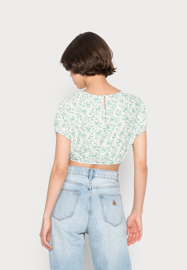 VOLUMINOUS CROP - Basic T-shirt2