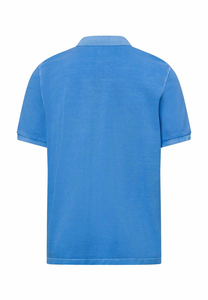 Kurzarm-Polohemd aus leichtem Baumwollstoff in Hellblau mit weicher Textur, einem klassischen Kragen und geradem Saum. Keine sichtbaren Logos oder Muster.
