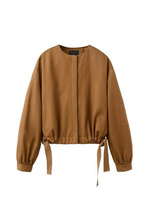 Brązowa krótka kurtka z długimi rękawami, okrągłym dekoltem, ukrytym zapięciem z przodu oraz regulowanymi sznurkami u dołu.