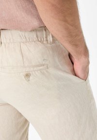 Thumbnail Image 4