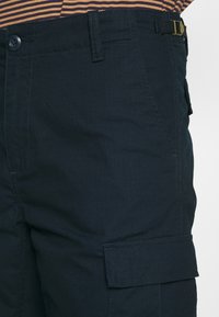 Carhartt WIP AVIATION - Shorts - dark navy