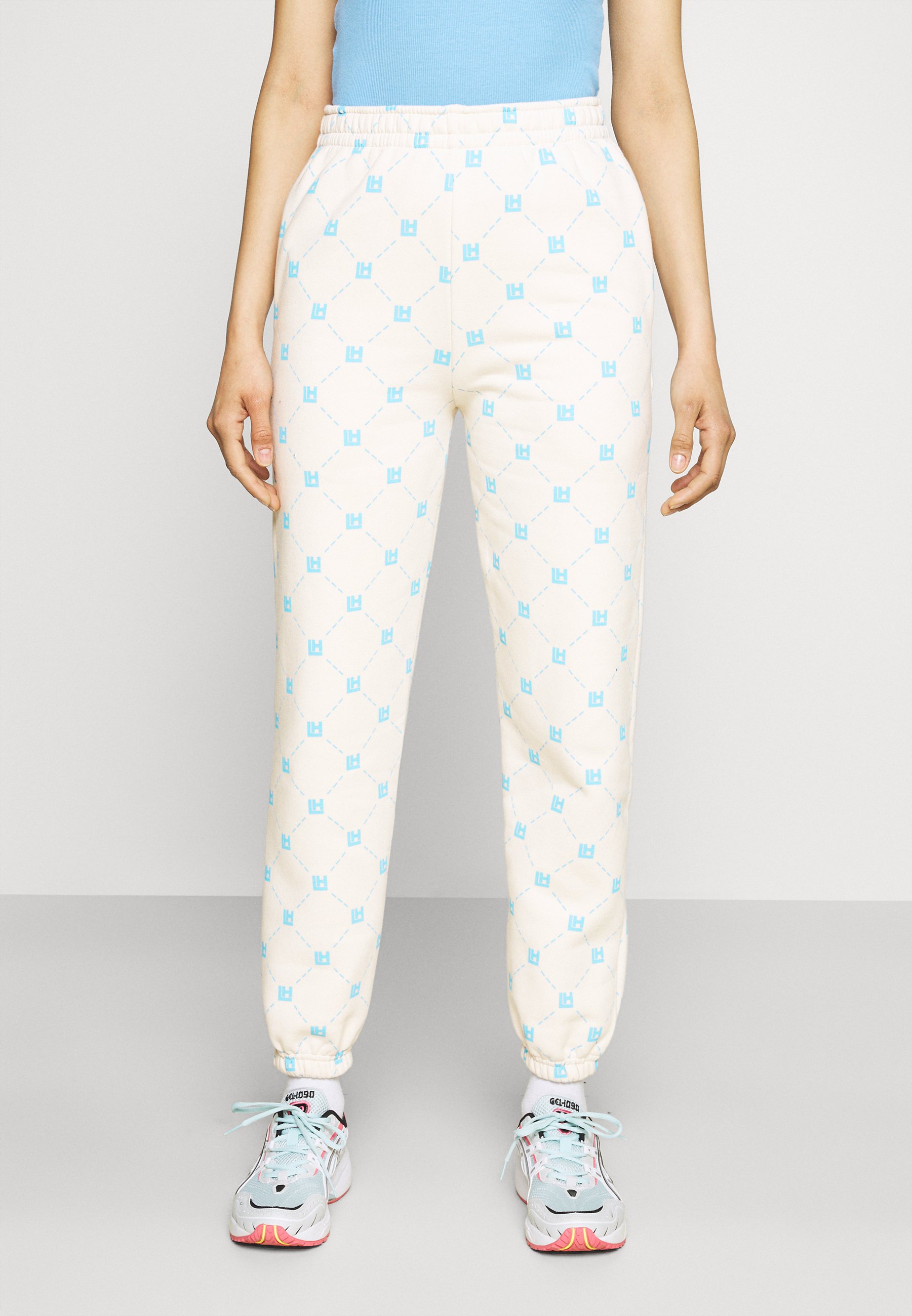 hBJlM Pantaloni Local Heroes MONOGRAM - Pantaloni sportivi - blue/beige/beige hBJlM Pantaloni Local Heroes MONOGRAM - Pantaloni sportivi - blue/beige/beige