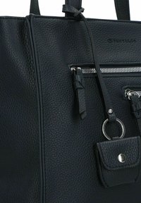 Borsa tote in ecopelle nera con texture, dotata di hardware argentato, tasca con zip e una piccola pochette frontale staccabile.