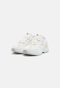 Calvin Klein Jeans RETRO TENNIS LOW LACE - Baskets basses - creamy white/white/whisper pink