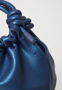 HVISK JOLLY SHINY STRUCTURE - Torbica - astro blue