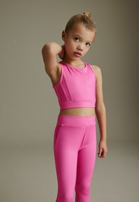 Next CROP - Toppi - fluro pink