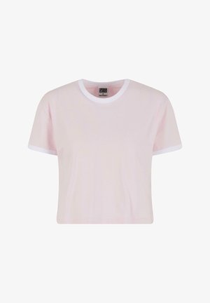 Camiseta corta de color rosa claro en algodón suave, con cuello redondo y dobladillos de las mangas en blanco acanalado. Diseño simple, con mangas cortas y sin patrones.