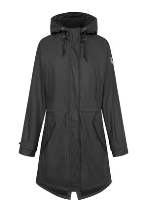 Parka negra impermeable con capucha, que cuenta con un suave forro interior, dos bolsillos frontales y detalles de cordón para un ajuste ajustable.