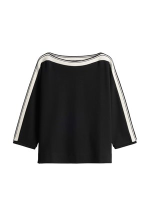 Schwarzes Oberteil mit Dreiviertelärmeln, weiter Halslinie und weißen Streifenakzenten an den Schultern. Glatter Stoff mit lockerem Sitz.