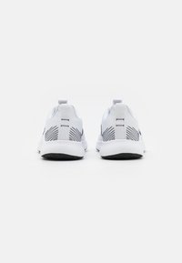 adidas Performance FLUIDSTREET - Sapatilha de treino - footwear white/core black/grey five