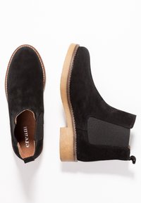 Cream Kotníková obuv - black