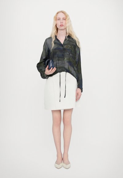 Henrik Vibskov FLAT SHIRT - Button-down blouse - fishes light