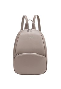 Zaino in pelle grigio chiaro dalla forma arrotondata, con una tasca frontale con zip e spallacci regolabili. Texture liscia con un branding sottile.