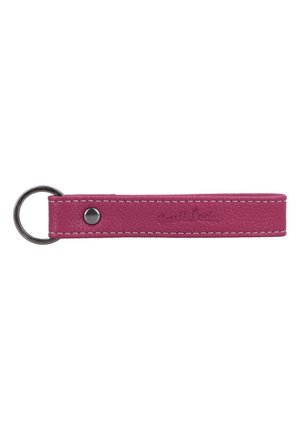 Dunkelrosa Leder-Schlüsselanhänger mit weißer Naht, Metall-Druckknopf und einem runden Metall-Schlüsselring.