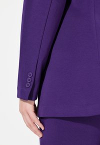 Ulla Popken A-LINIE REVERSKRAGEN STRETCHKOMFORT  - Blazer - purple