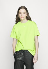 Nike Sportswear TEE  - T-shirt básica - atomic green/white