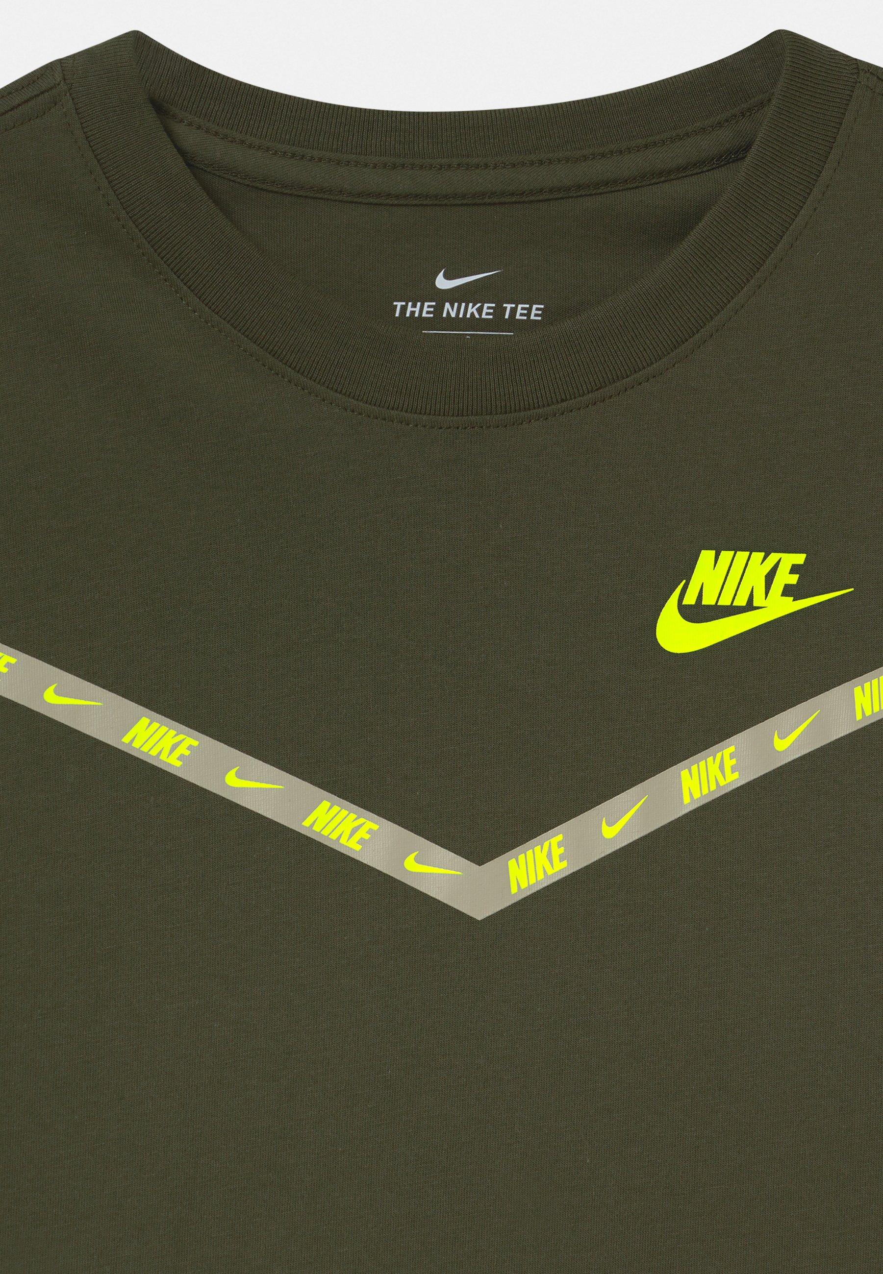 Nike Sportswear CHEVRON - T-shirt print 
