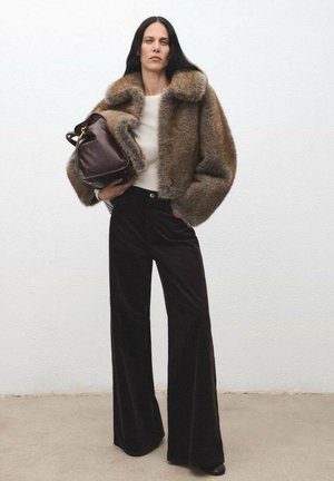 Pernera ancha - dark brown
