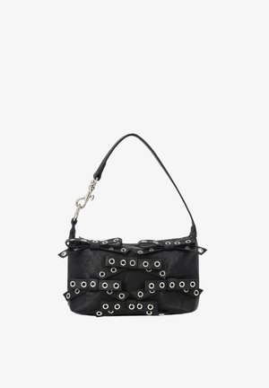 Geantă neagră de umăr din piele cu mai multe funde decorative prevăzute cu ochiuri metalice argintii și cu o curea detașabilă cu închidere metalică.