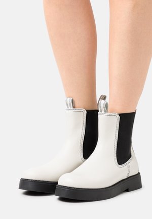 NA-KD Bottines à plateau - off-white