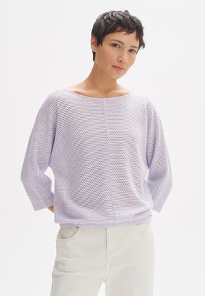 Lavendelfarbenes, leichtes Strickpullover mit lockerem Sitz, weitem Halsausschnitt und Dreiviertelärmeln, ausgestattet mit einem strukturierten Muster und geradem Saum.