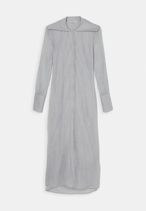 Lång, knäppt klänning i ljusgrått med krage, långa ärmar och manschetter. Tillverkad av textilier med en rak siluett.