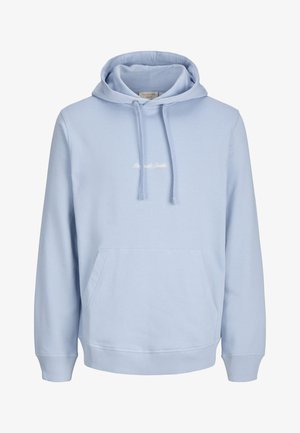 Világoskék kapucnis pulóver elülső kenguru zsebbel és fűzőkkel, mellkason kis fehér szöveggel.