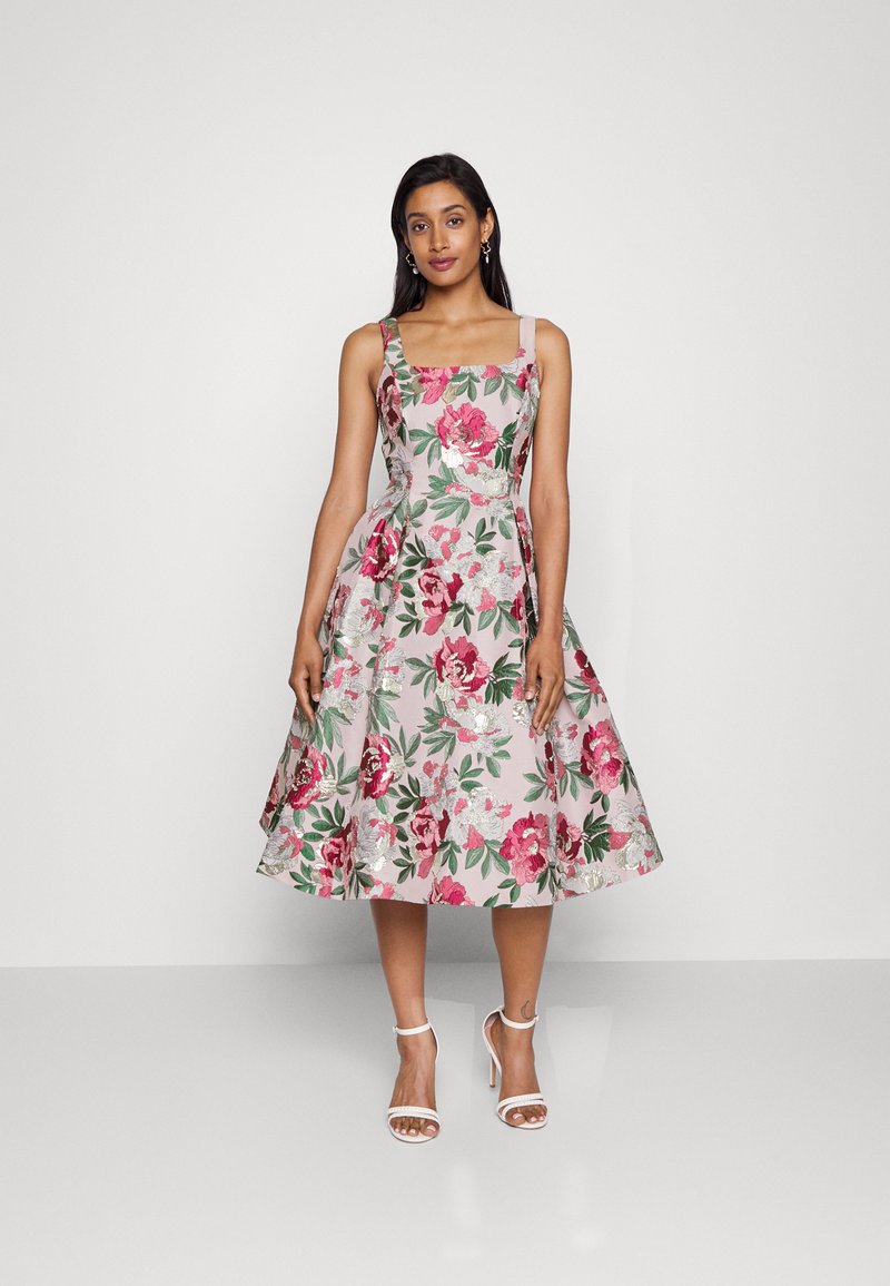 Adrianna Papell Vestido De Terciopelo Con Escote Cascada Ocasión, image size:800x1155