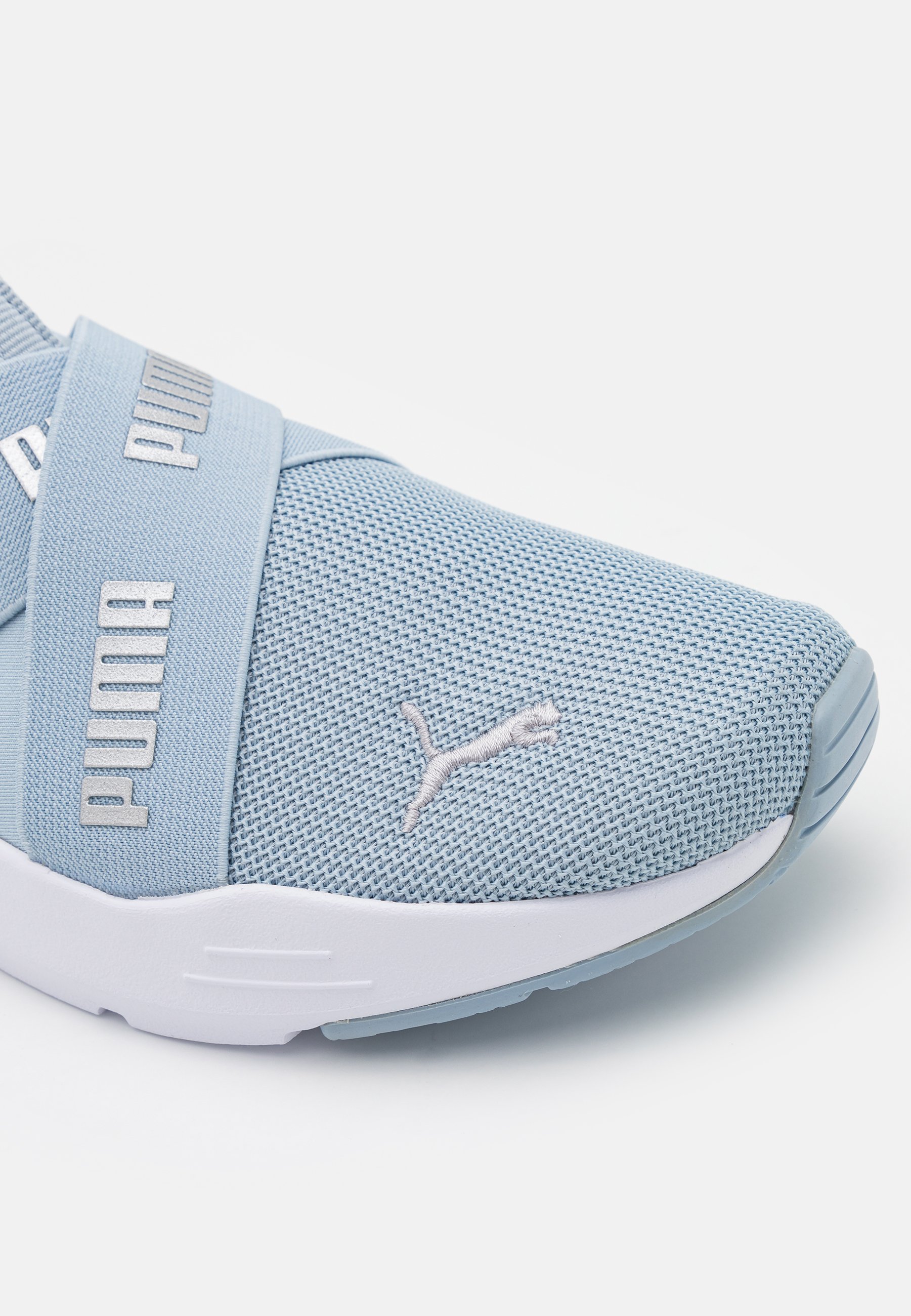 puma laceless running shoes