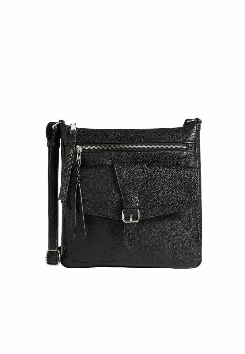 Crna kožna crossbody torba s teksturiranim završetkom, s prednjim poklopcem s kopčom, zip džepom i podesivim remenom.