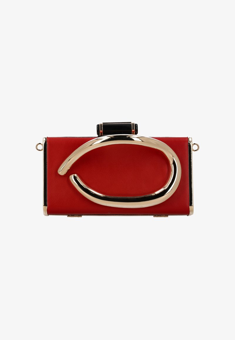 Rote Lederclutch mit einem goldfarbenen, ovalen Verschluss und schwarzem Knopfdetail. Glatte Textur, rechteckige Form mit Metallelementen.