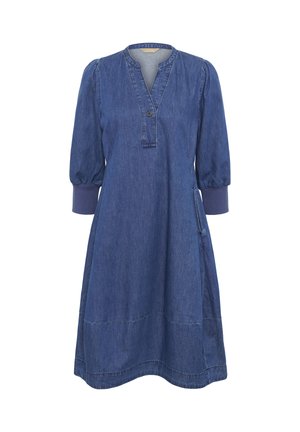 Denim obleka z V-izrezom, kratkimi napihnjenimi rokavi in stranskimi žepi. Temno modra barva z gladko teksturo in rahlo razširjeno obliko.