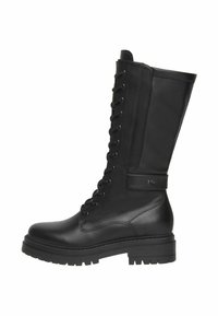 Schwarze Lederkampfstiefel mit seitlichen Schnürsenkeln, robustem Sohlenprofil, knöchelhohem Design und einem kleinen Markenriemen nahe dem Knöchel.