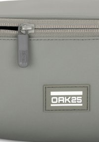 OAK25 EVERYDAY SLING - Marsupio - salbeigrün
