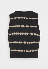 Débardeur noir côtelé avec motif tie-dye ; présente des rayures horizontales crème, un col montant et une coupe sans manches.