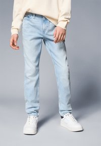Tommy Hilfiger - SCANTON Y - Jeans Slim Fit - light-blue denim Thumbnail-Bild 1