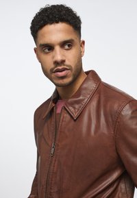 Mustang Skinnjacka - braun