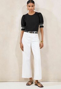 Lipsy REGULAR FIT - Trükipildiga T-särk - black