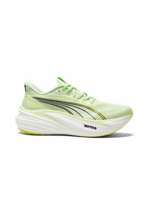 MAGMAX NITRO 2 - Road running shoes - apple spritz/lux lime