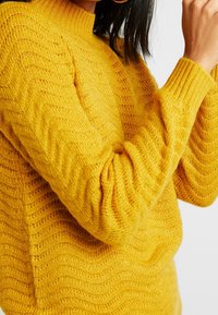 YAS Strickpullover - yellow
