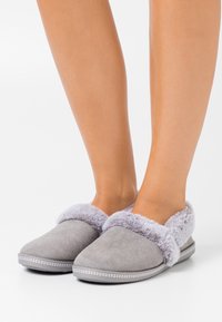 Skechers - COZY CAMPFIRE - Pantoffels - charcoal Miniatuurafbeelding 1