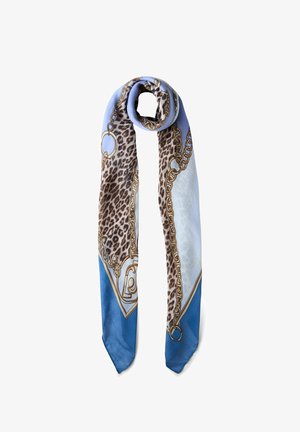 Seidenschal mit Leopardenmuster, blauen und hellblauen Abschnitten, goldenen Kettenakzenten und einer glatten Textur. Dimensionen geeignet für vielseitige Stylingmöglichkeiten.