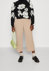 Vero Moda Curve Neule - black