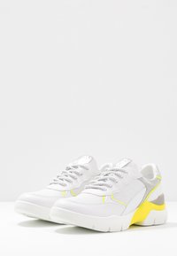 Marco Tozzi LACE UP - Sneaker low - white/neon yellow